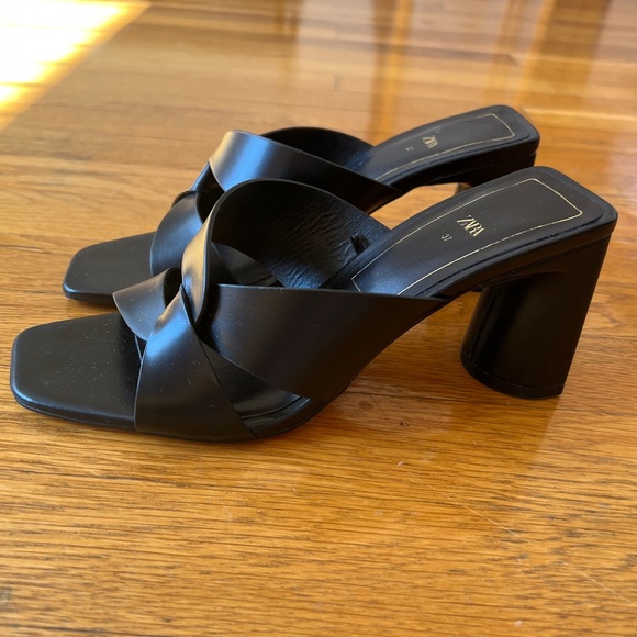 Chunky Mule - Picture 2 of 4